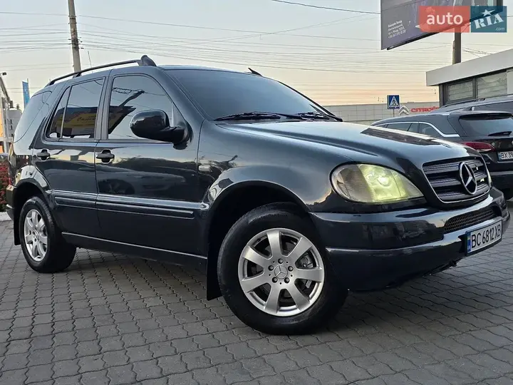 Mercedes-Benz M-Class 2000 photo 2
