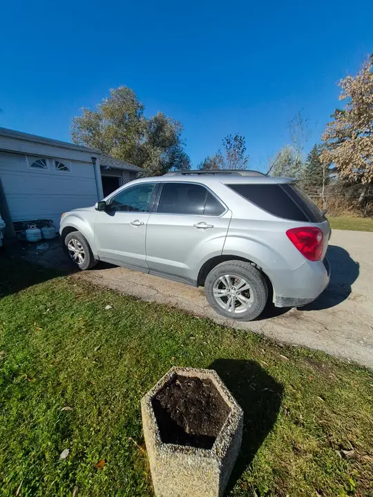Chevrolet Equinox 2011 photo 3