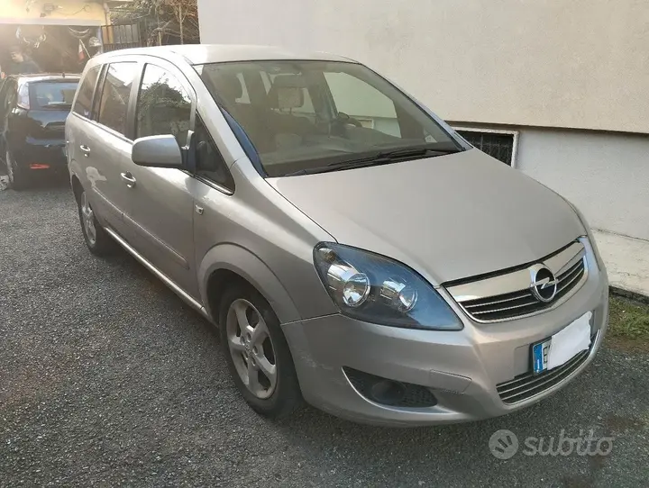 Opel Zafira 2011 photo 3