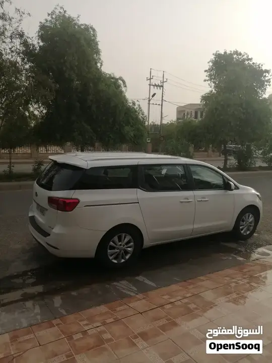 Kia Sedona 2017 photo 4