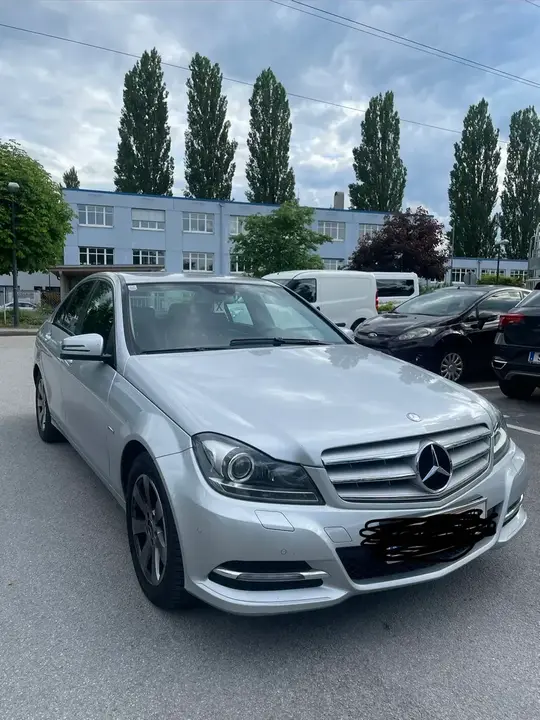Mercedes-Benz C-Class 2012 photo 2