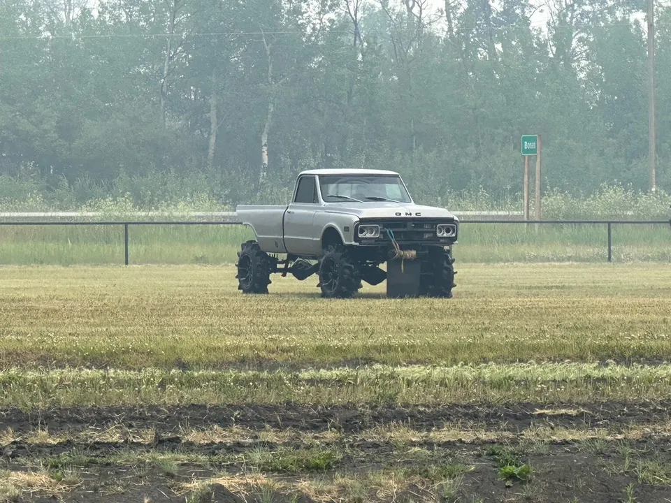 GMC C/K 2500 1971 photo 2
