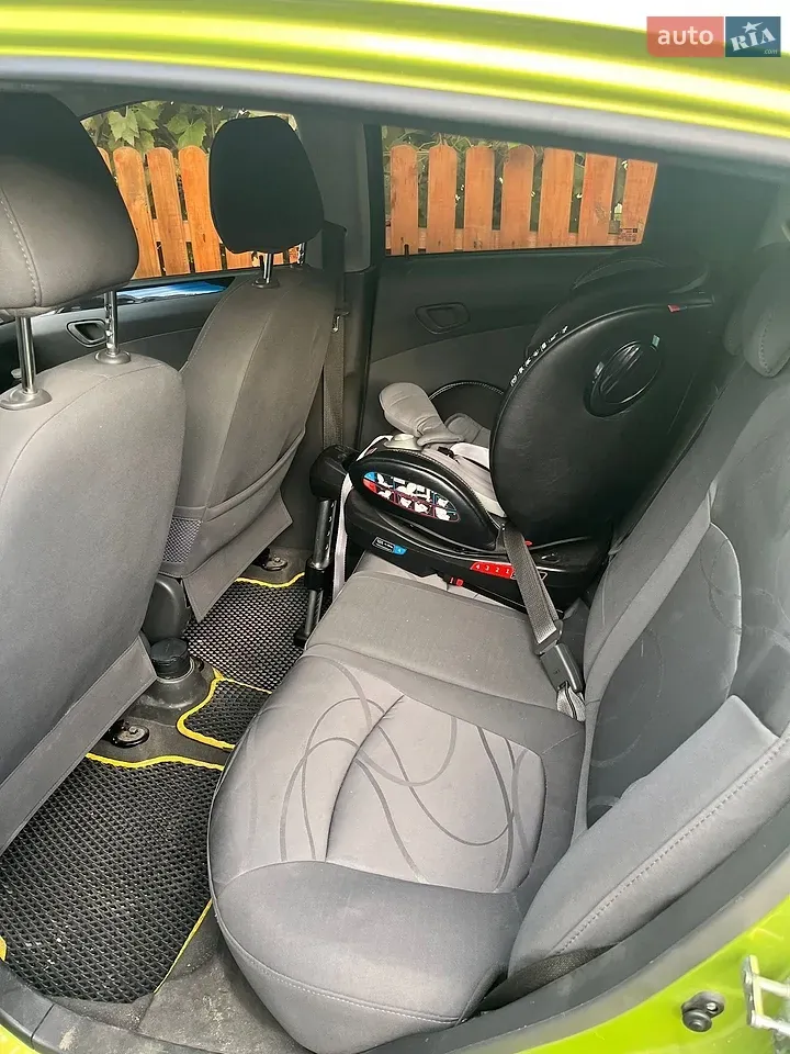 Chevrolet Spark 2011 photo 4