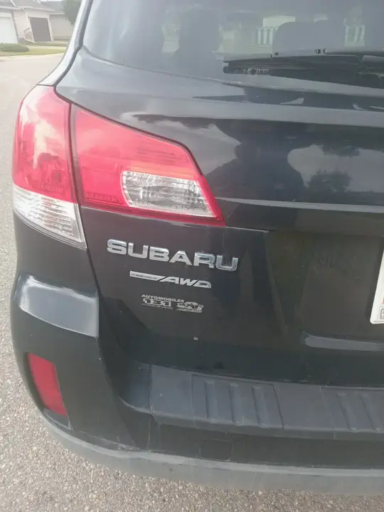 Subaru Outback 2011 photo 5