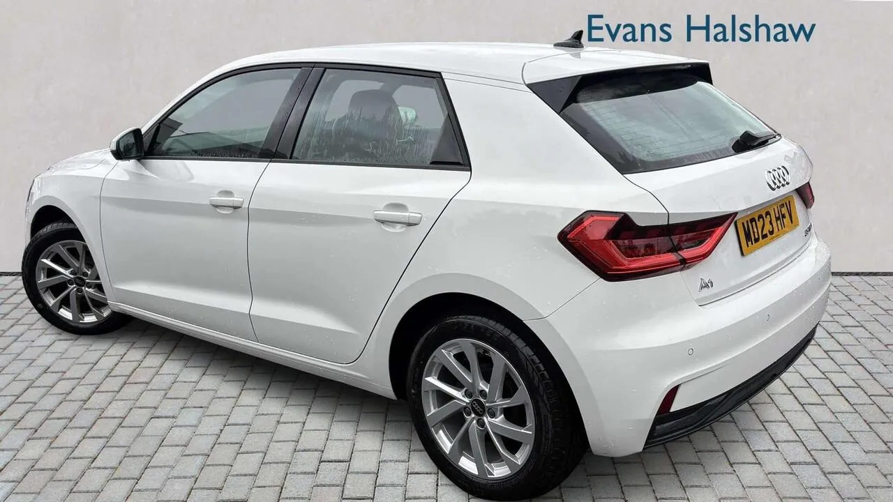 Audi A1 2023 photo 2
