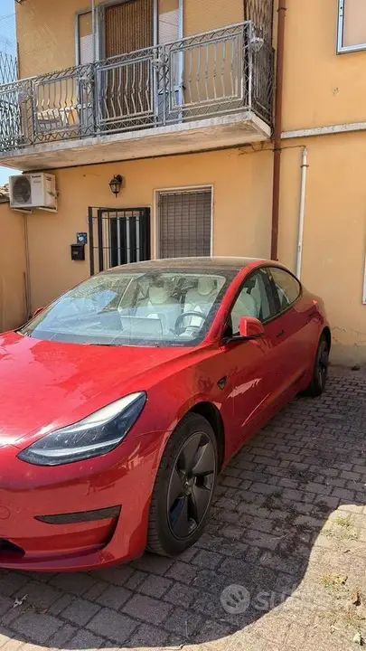 Tesla Model 3 2023 photo 3