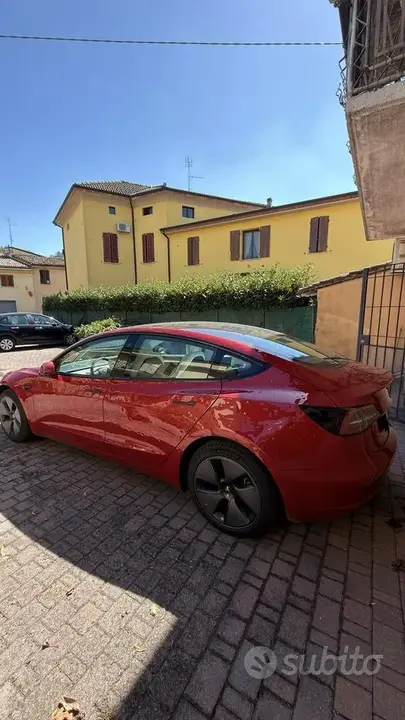 Tesla Model 3 2023 photo 4