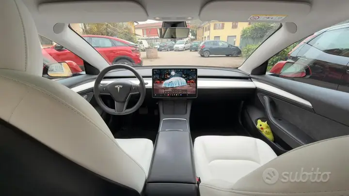 Tesla Model 3 2023 photo 5