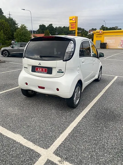Mitsubishi I-Miev 2012 photo 2