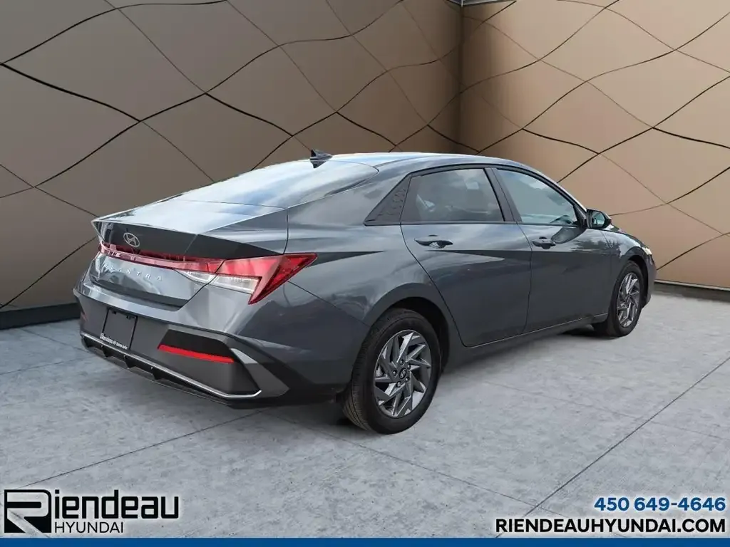 Hyundai Elantra 2025 photo 5
