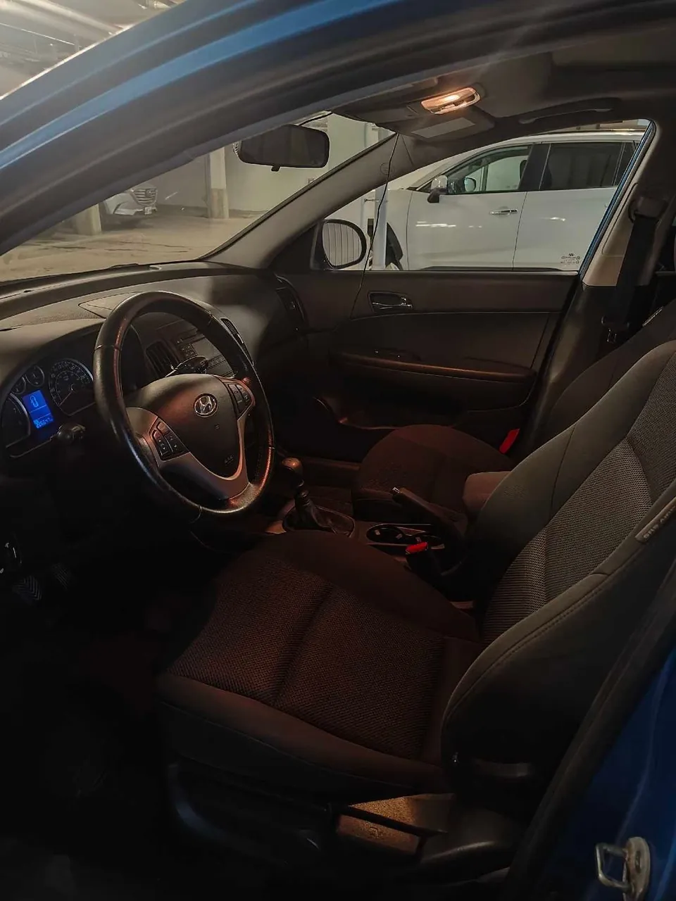 Hyundai Elantra 2010 photo 4