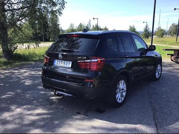 BMW X3 2011 photo 2