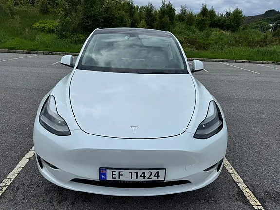 Tesla Model Y 2023 photo 3