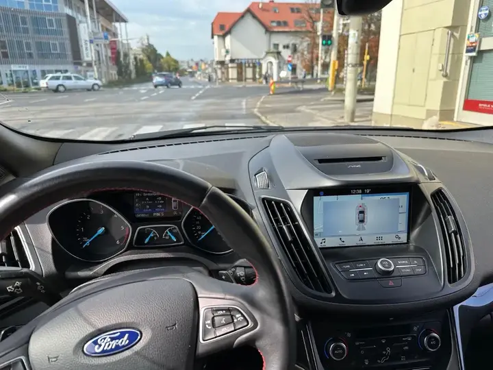 Ford Kuga 2018 photo 2