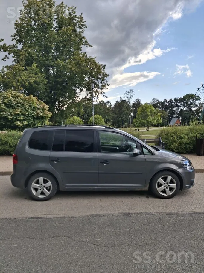 Volkswagen Touran 2014 photo 3