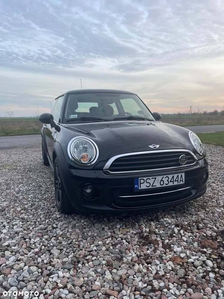 Mini One 2013 photo 2