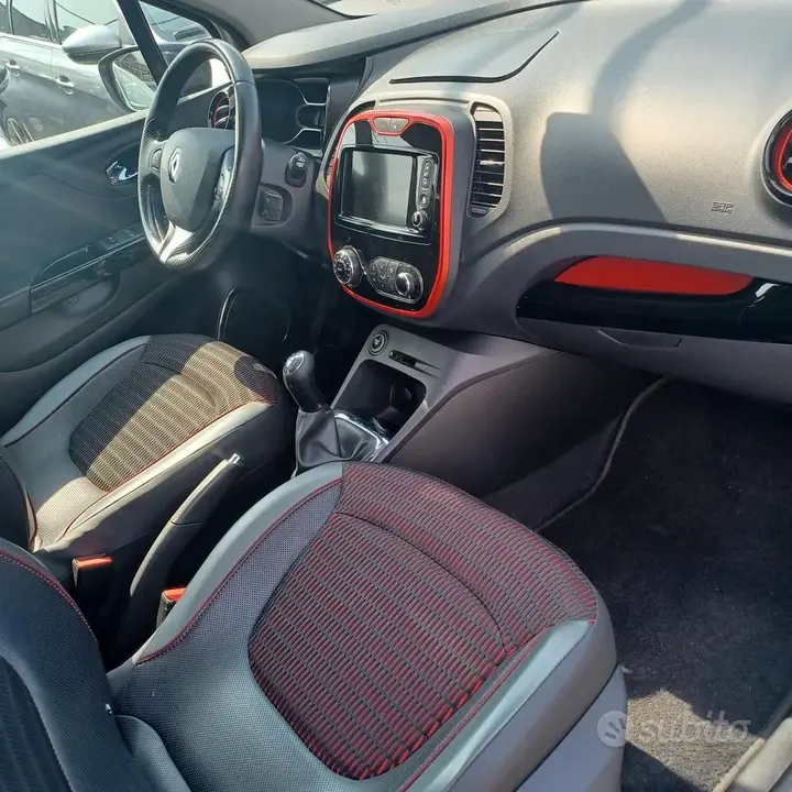 Renault Captur 2016 photo 2