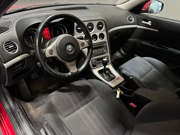 Alfa Romeo 159 2007 photo 5