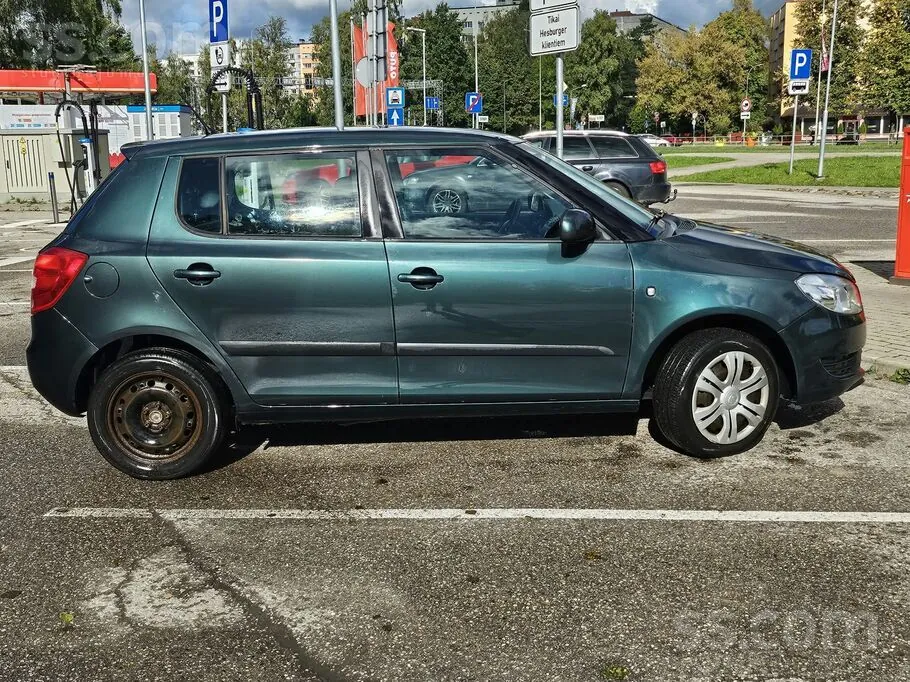 Skoda Fabia 2014 photo 5