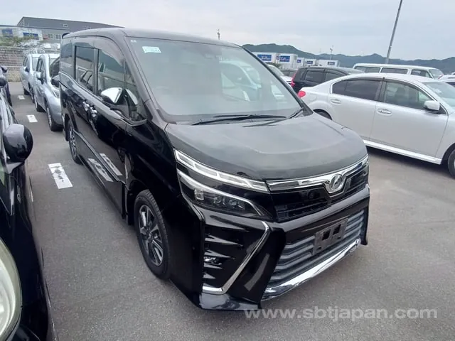 Toyota Voxy Zs