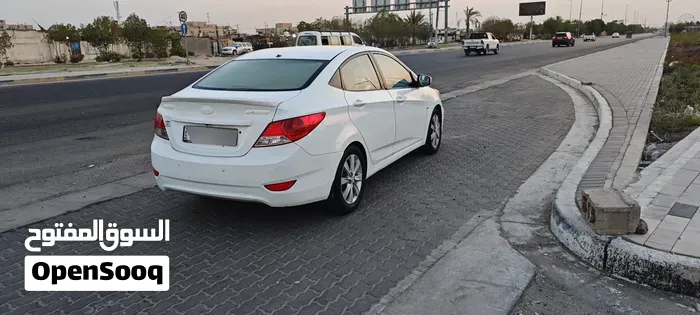 Hyundai Accent 2013 photo 5