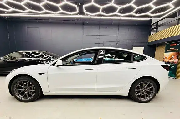 Tesla Model 3 2021 photo 4