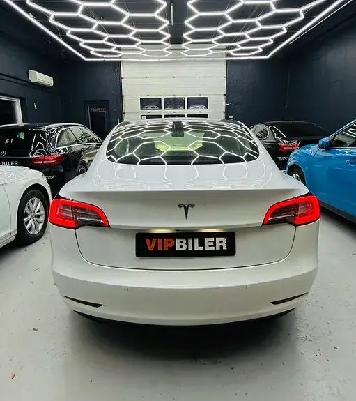 Tesla Model 3 2021 photo 2