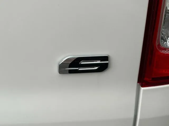 Toyota Hiace 2025 photo 3