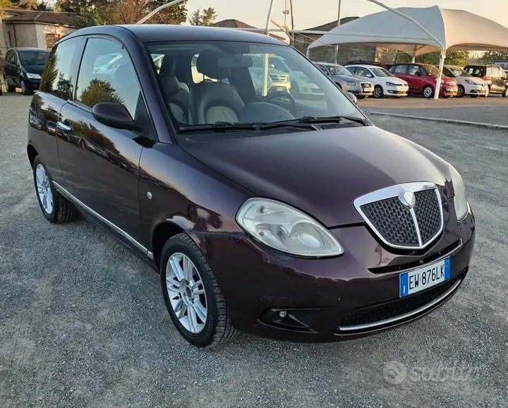 Lancia Ypsilon