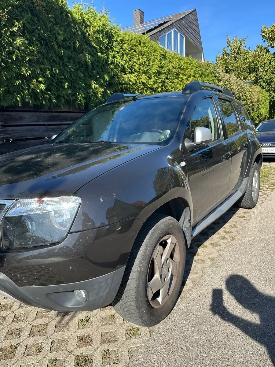 Dacia Duster 2010 photo 2
