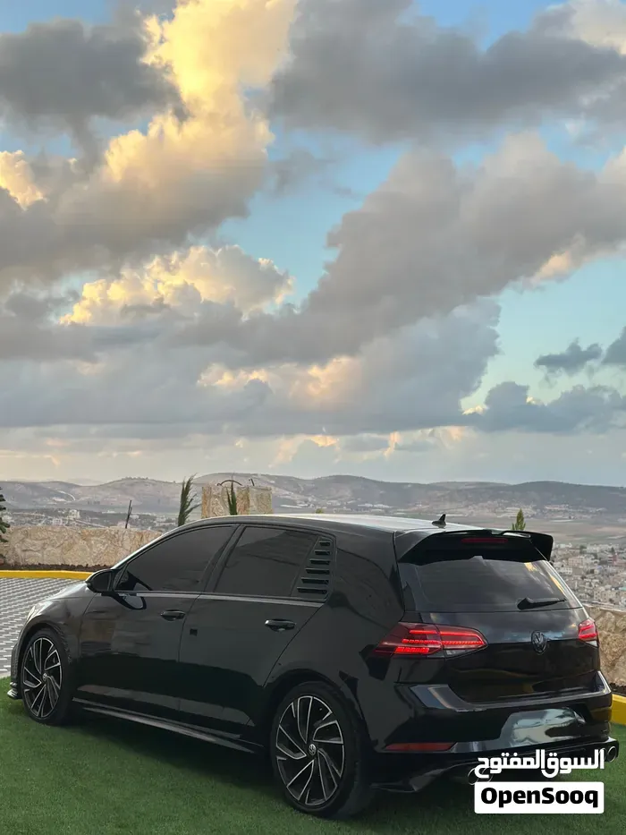 Volkswagen Golf 2018 photo 4