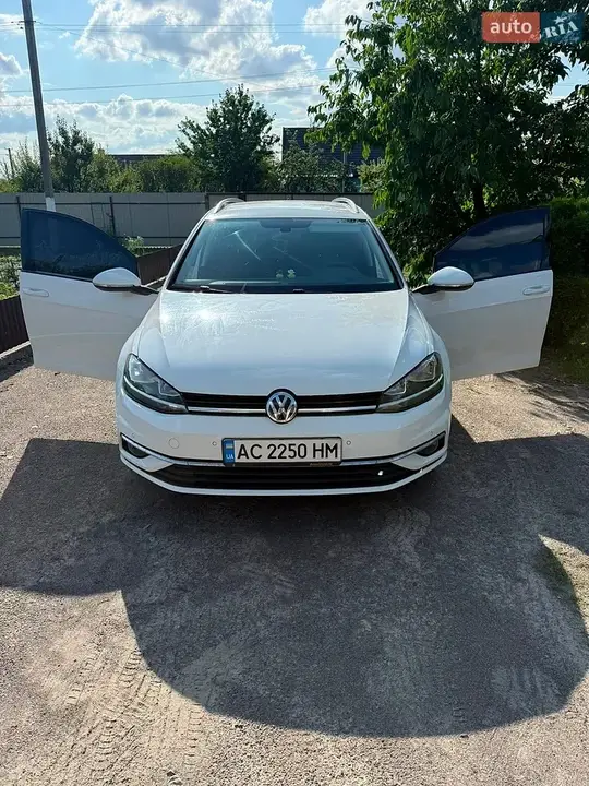 Volkswagen Golf 2017 photo 2