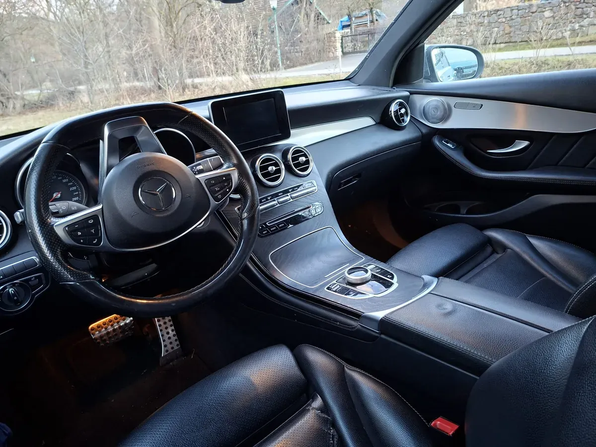 Mercedes-Benz Glc-Class 2018 photo 2