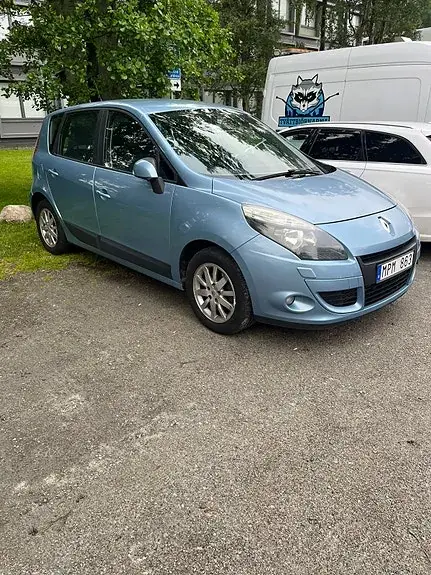 Renault Scenic 2011 photo 2