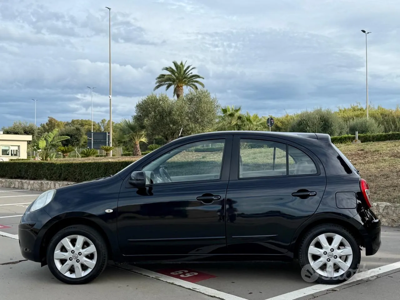 Nissan Micra 2012 photo 4