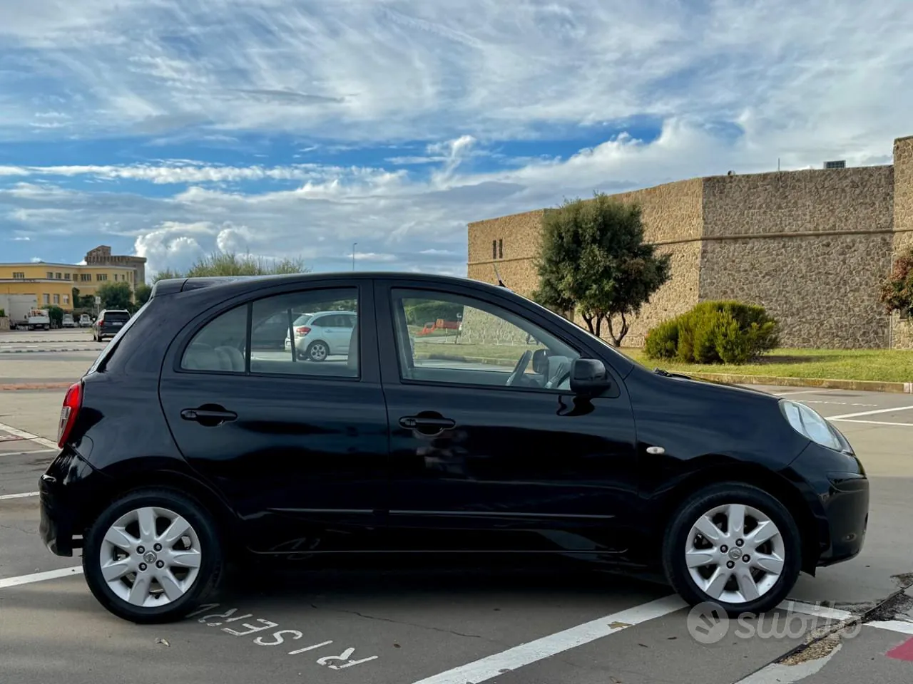 Nissan Micra 2012 photo 5