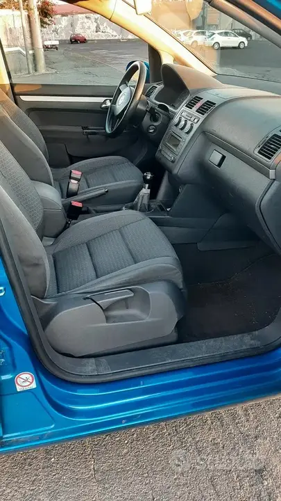 Volkswagen Touran 2003 photo 4
