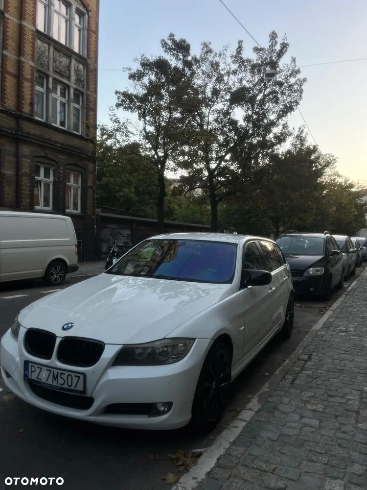 BMW Seria 3 2009 photo 2