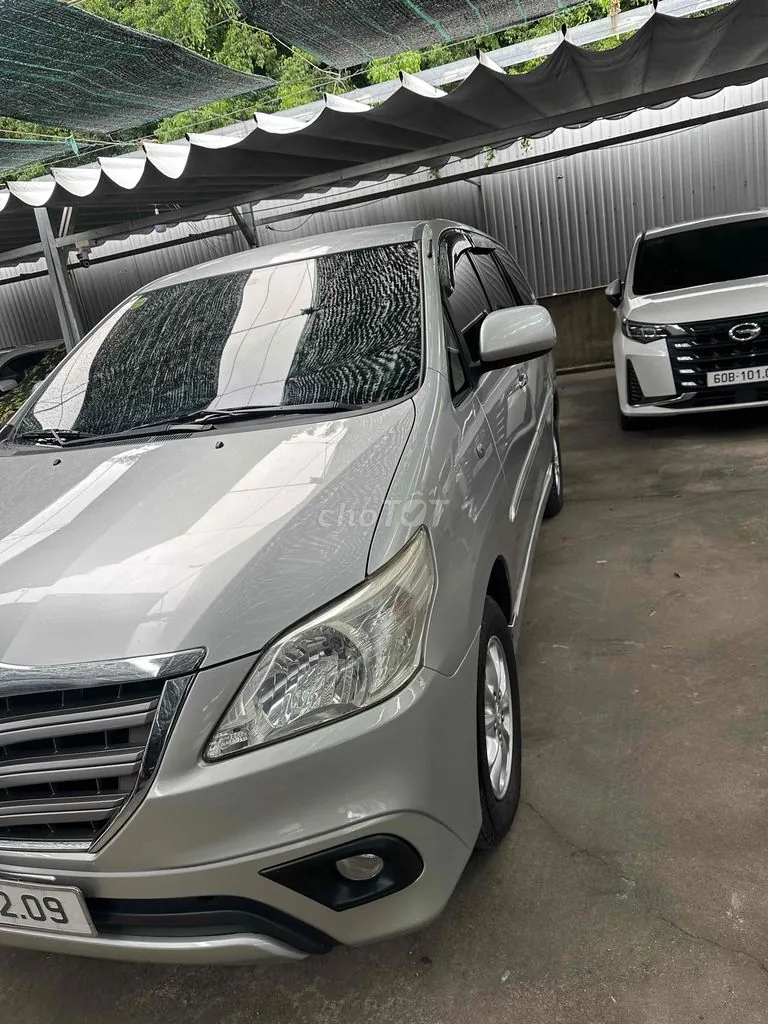 Toyota Innova 2014 photo 2