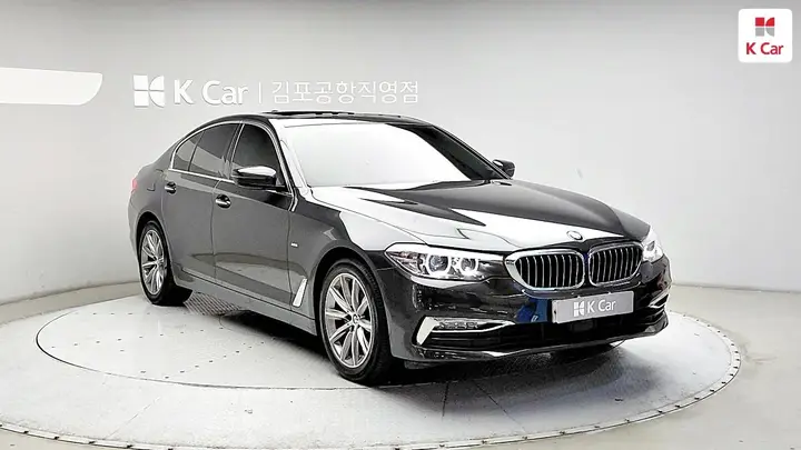 BMW 5 Series G30 2018 photo 3