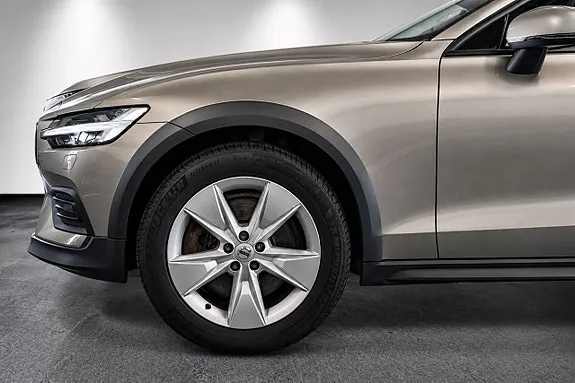Volvo V60 Cross Country 2019 photo 3