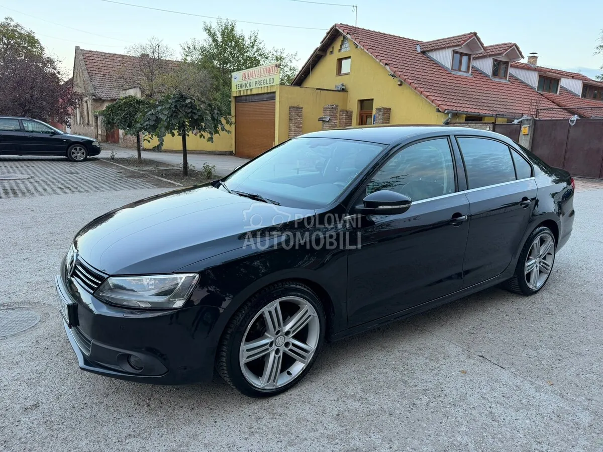 Volkswagen Jetta 2011 photo 2