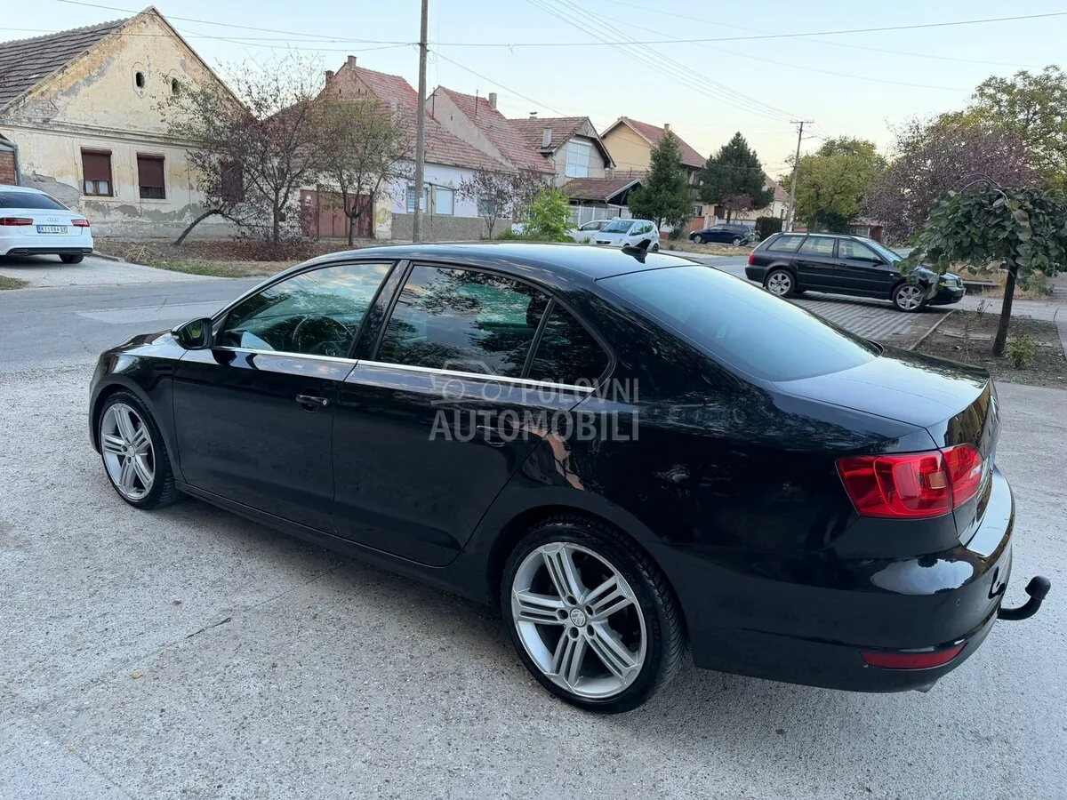 Volkswagen Jetta 2011 photo 4
