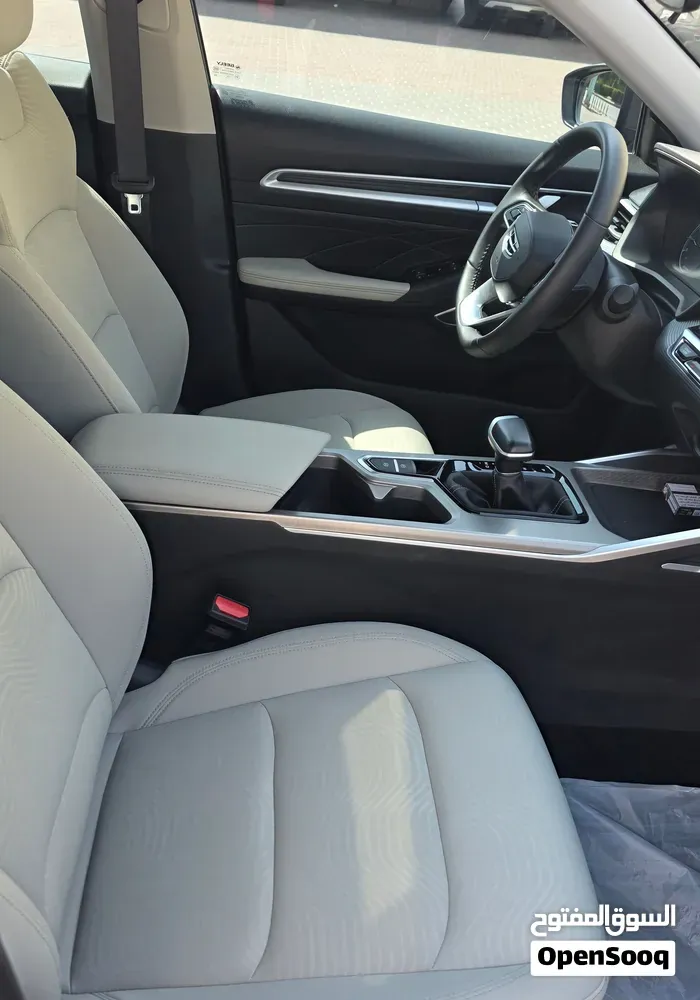 Geely Emgrand 2025 photo 2