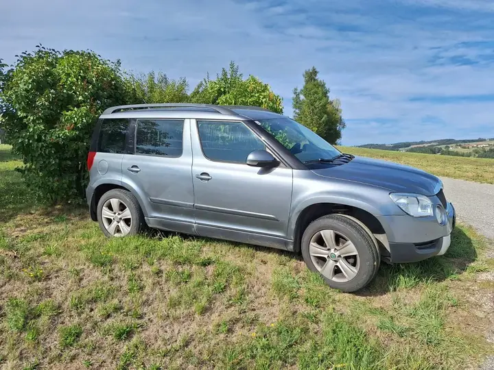 Skoda Yeti 2011 photo 2