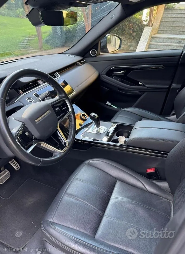 Land Rover Evoque 2022 photo 2