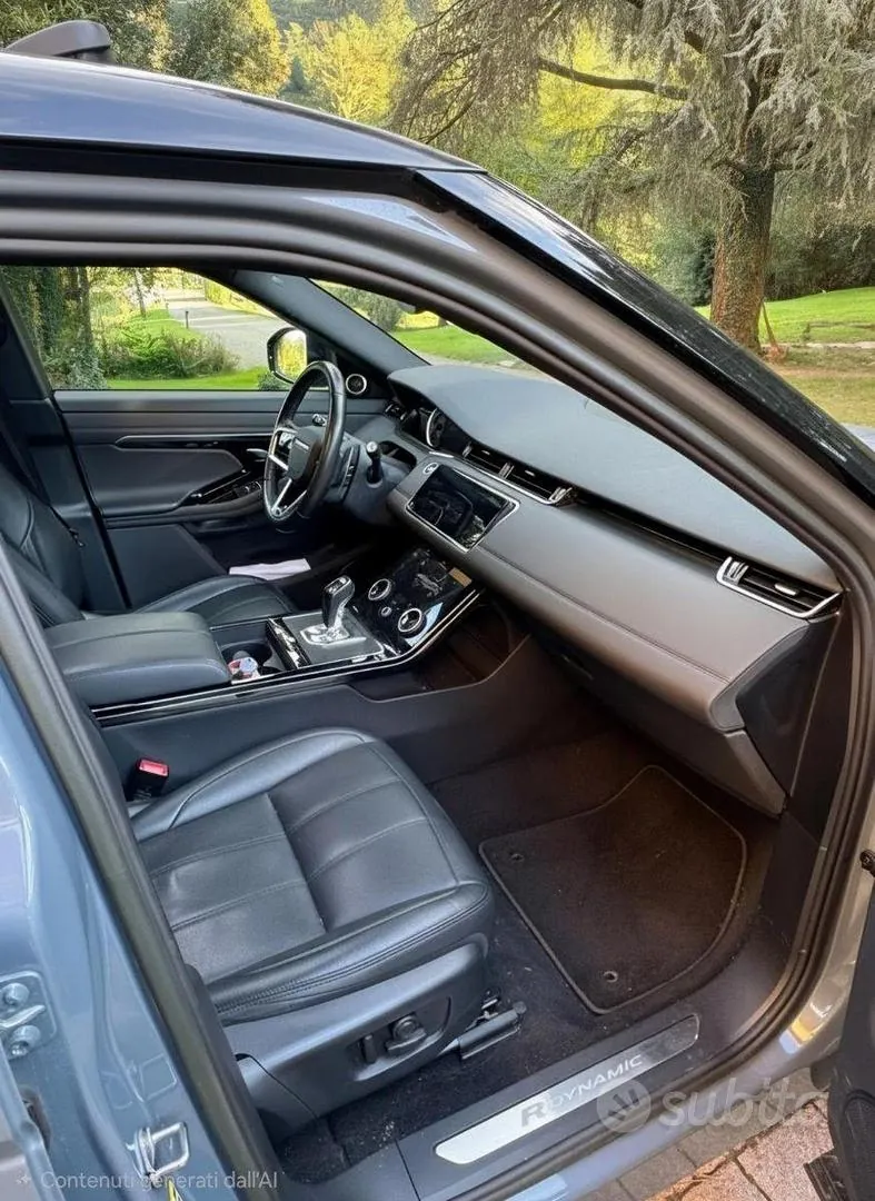 Land Rover Evoque 2022 photo 3