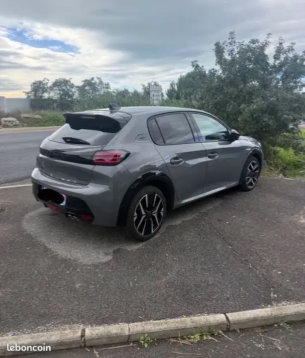 Peugeot 208 2024 photo 2