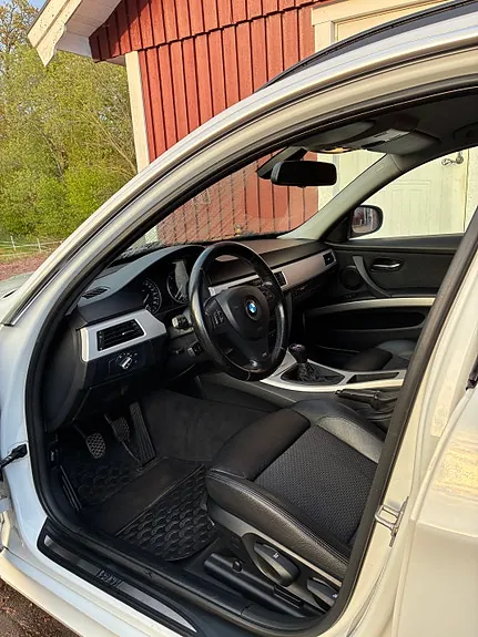 BMW 320D 2011 photo 5