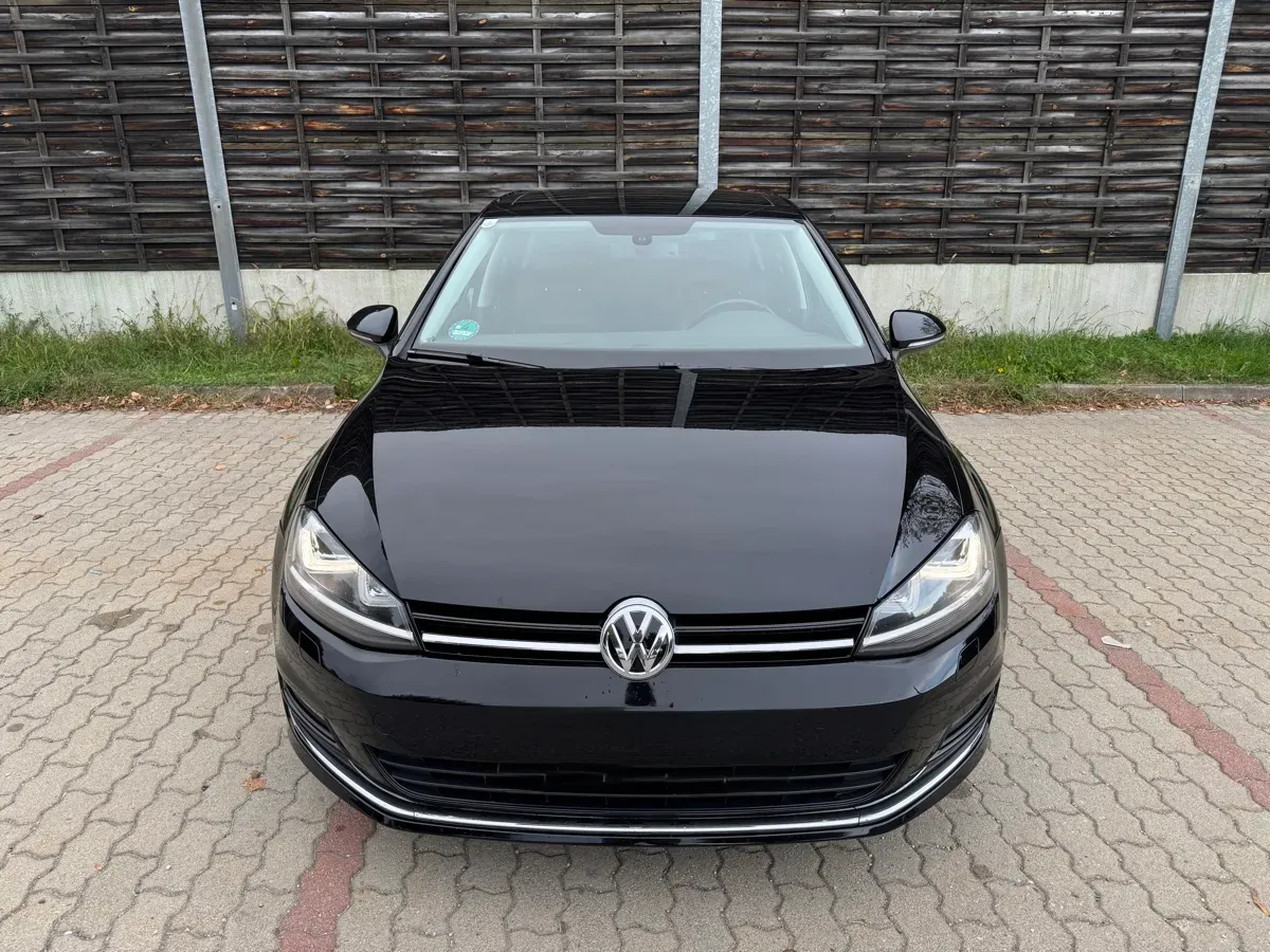 Volkswagen Golf 2012 photo 2